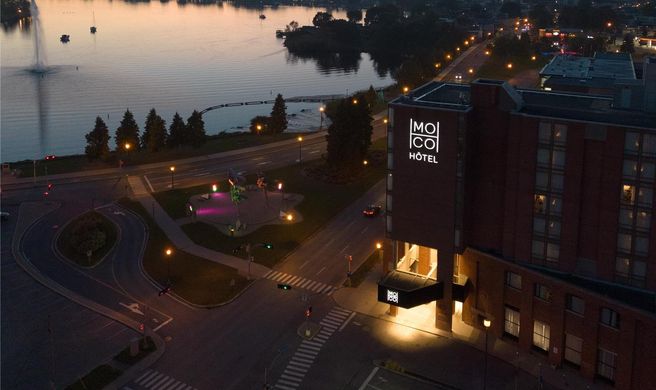 Moco Hotel Exterior