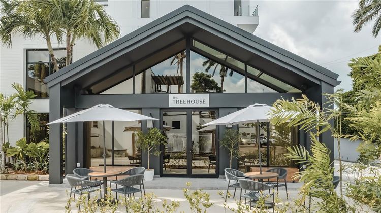 Fort George Hotel & Spa Exterior