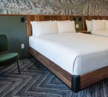 Hotel Canoe & Suites Room