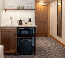 Hotel Canoe & Suites Room