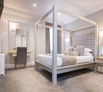 White Hart Hotel Room