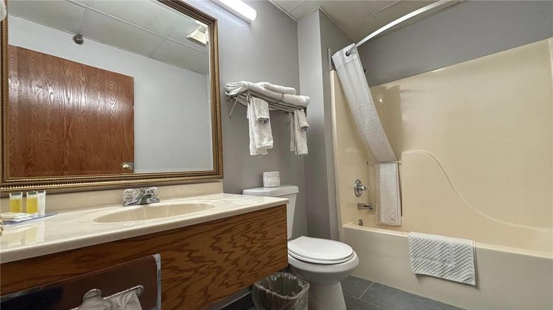 <b>Super 8 Chenoa Room</b>. Images powered by <a href="https://iceportal.shijigroup.com/" title="IcePortal" target="_blank">IcePortal</a>.