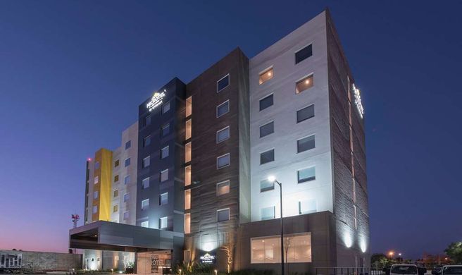 Microtel Inn & Suites Irapuato Exterior