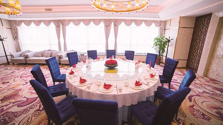 <b>Days Hotel & Suites by Wyndham Jiangsu Restaurant</b>. Images powered by <a href="https://iceportal.shijigroup.com/" title="IcePortal" target="_blank">IcePortal</a>.