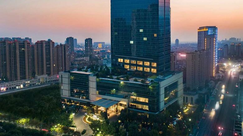 <b>Wyndham Grand Plaza Royale Eve Exterior</b>. Images powered by <a href="https://iceportal.shijigroup.com/" title="IcePortal" target="_blank">IcePortal</a>.