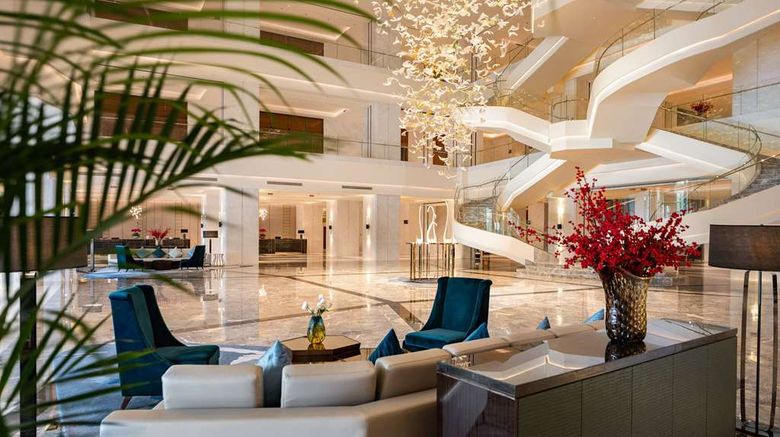 <b>Wyndham Grand Plaza Royale Eve Lobby</b>. Images powered by <a href="https://iceportal.shijigroup.com/" title="IcePortal" target="_blank">IcePortal</a>.