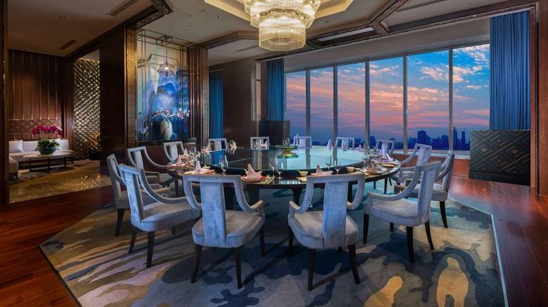 <b>Wyndham Grand Plaza Royale Eve Restaurant</b>. Images powered by <a href="https://iceportal.shijigroup.com/" title="IcePortal" target="_blank">IcePortal</a>.