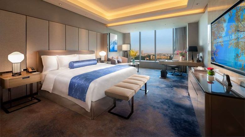 <b>Wyndham Grand Plaza Royale Eve Room</b>. Images powered by <a href="https://iceportal.shijigroup.com/" title="IcePortal" target="_blank">IcePortal</a>.