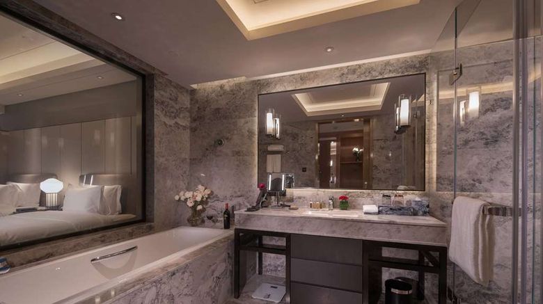<b>Wyndham Grand Plaza Royale Eve Room</b>. Images powered by <a href="https://iceportal.shijigroup.com/" title="IcePortal" target="_blank">IcePortal</a>.