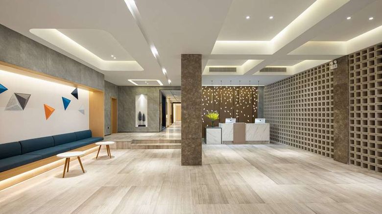 <b>Ramada Encore Qingdao Shinan Lobby</b>. Images powered by <a href="https://iceportal.shijigroup.com/" title="IcePortal" target="_blank">IcePortal</a>.
