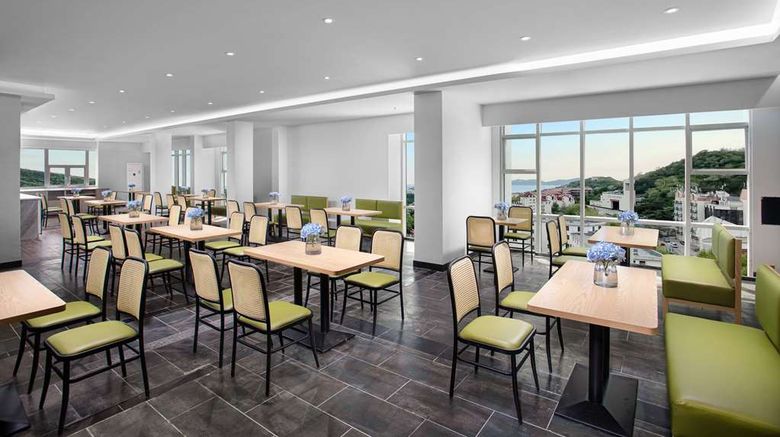 <b>Ramada Encore Qingdao Shinan Restaurant</b>. Images powered by <a href="https://iceportal.shijigroup.com/" title="IcePortal" target="_blank">IcePortal</a>.