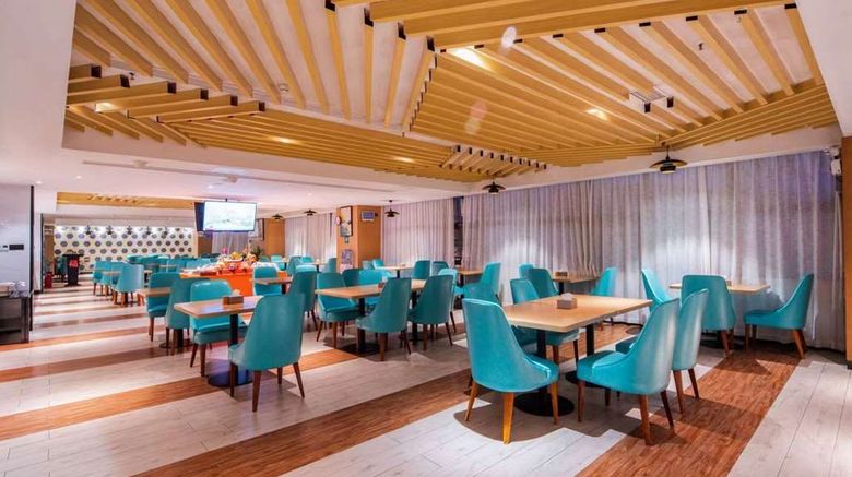 <b>Howard Johnson Wyndham Life Changrong Pool</b>. Images powered by <a href="https://iceportal.shijigroup.com/" title="IcePortal" target="_blank">IcePortal</a>.