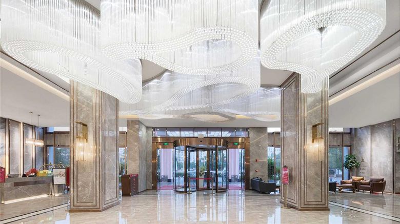 <b>Ramada by Wyndham Zhangjiajie Lobby</b>. Images powered by <a href="https://iceportal.shijigroup.com/" title="IcePortal" target="_blank">IcePortal</a>.