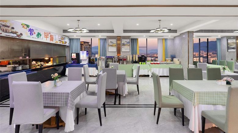 <b>Ramada by Wyndham Zhangjiajie Restaurant</b>. Images powered by <a href="https://iceportal.shijigroup.com/" title="IcePortal" target="_blank">IcePortal</a>.
