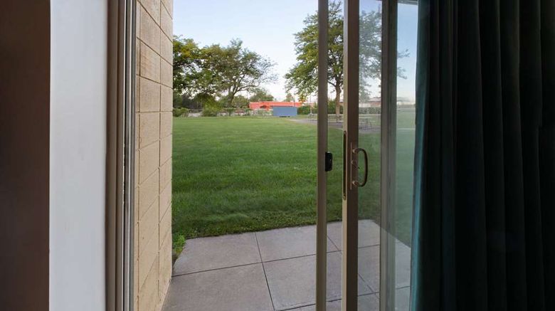 <b>Baymont by Wyndham Bay City Room</b>. Images powered by <a href="https://iceportal.shijigroup.com/" title="IcePortal" target="_blank">IcePortal</a>.