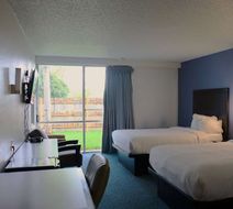 Travelodge by Wyndham Milwaukee Room