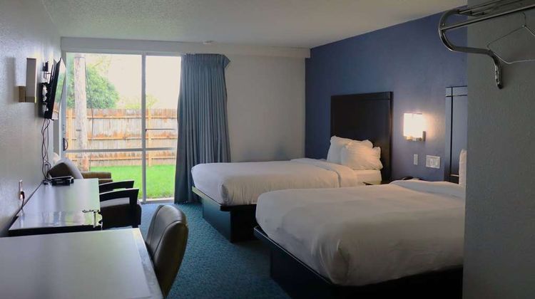 Travelodge by Wyndham Milwaukee Room