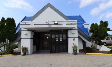 Travelodge by Wyndham Milwaukee