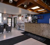 Travelodge by Wyndham Milwaukee Lobby