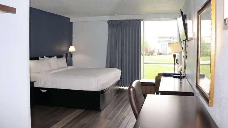 Travelodge by Wyndham Milwaukee Room