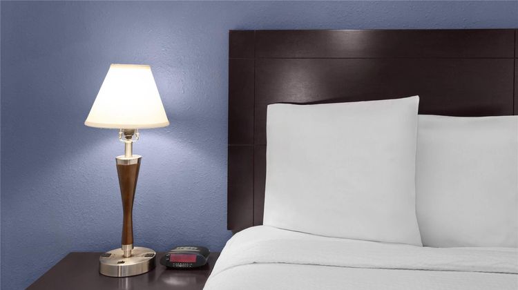 Travelodge by Wyndham Milwaukee Other