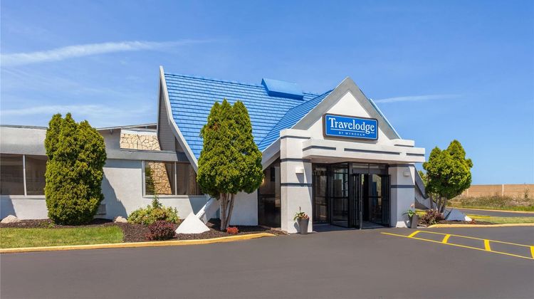 Travelodge by Wyndham Milwaukee Exterior
