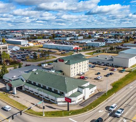Ramada by Wyndham Nisku Exterior
