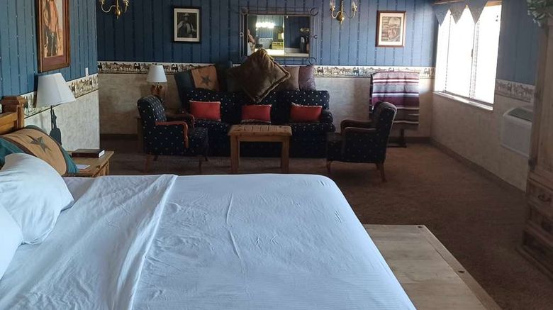 <b>Howard Johnson by Wyndham Springerville Suite</b>. Images powered by <a href="https://iceportal.shijigroup.com/" title="IcePortal" target="_blank">IcePortal</a>.