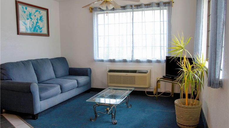 <b>Travelodge by Wyndham Guymon Lobby</b>. Images powered by <a href="https://iceportal.shijigroup.com/" title="IcePortal" target="_blank">IcePortal</a>.