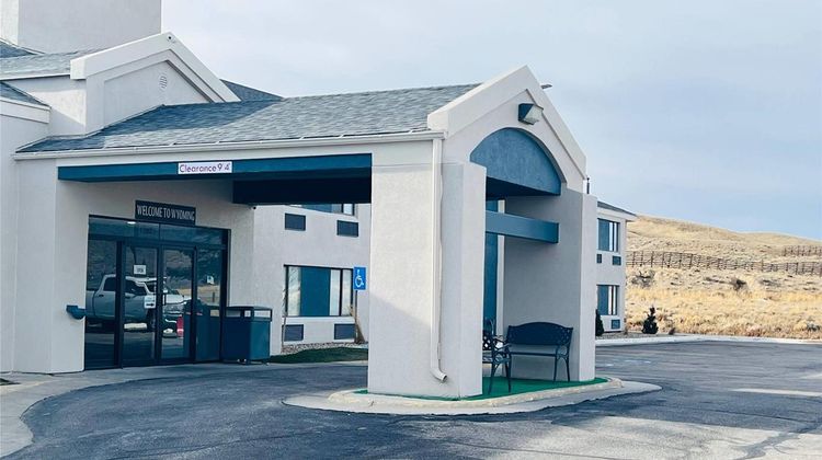 AmericInn by Wyndham Rawlins Exterior