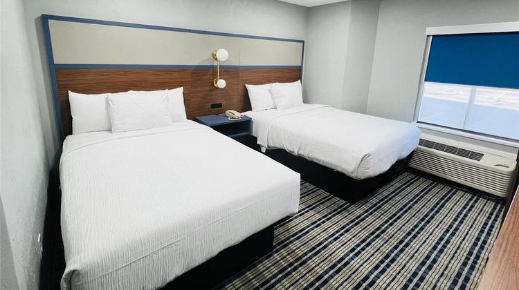 AmericInn by Wyndham Rawlins Room