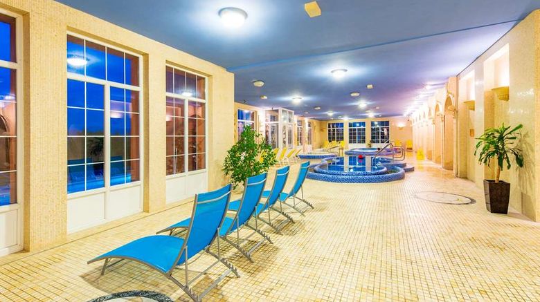 <b>Bellevue Conference & Wellnes Pool</b>. Images powered by <a href="https://iceportal.shijigroup.com/" title="IcePortal" target="_blank">IcePortal</a>.