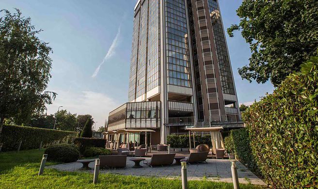 Best Western The Hub Hotel Exterior