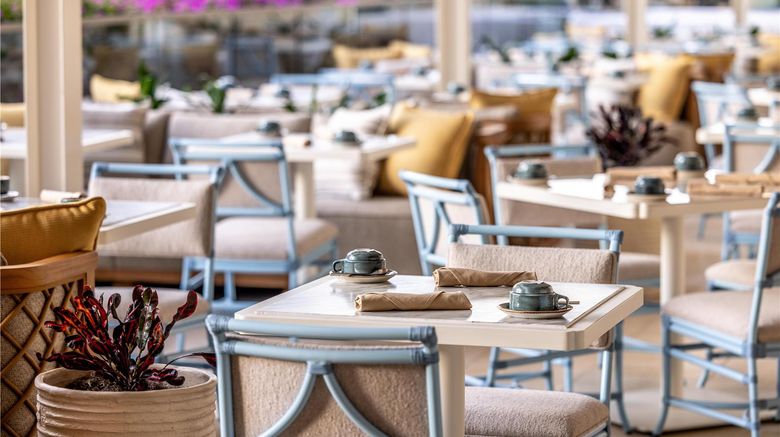<b>Ka Lai Waikiki Beach, LXR Hotel & Resort Restaurant</b>. Images powered by <a href="https://iceportal.shijigroup.com/" title="IcePortal" target="_blank">IcePortal</a>.