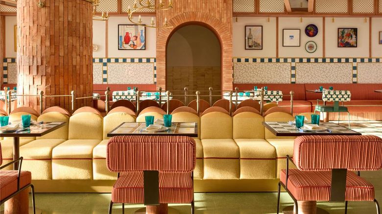 <b>SLS Barcelona Restaurant</b>. Images powered by <a href="https://iceportal.shijigroup.com/" title="IcePortal" target="_blank">IcePortal</a>.