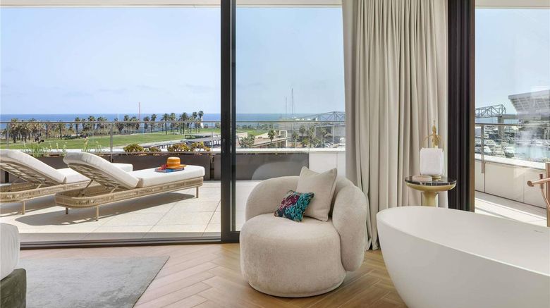 <b>SLS Barcelona Exterior</b>. Images powered by <a href="https://iceportal.shijigroup.com/" title="IcePortal" target="_blank">IcePortal</a>.