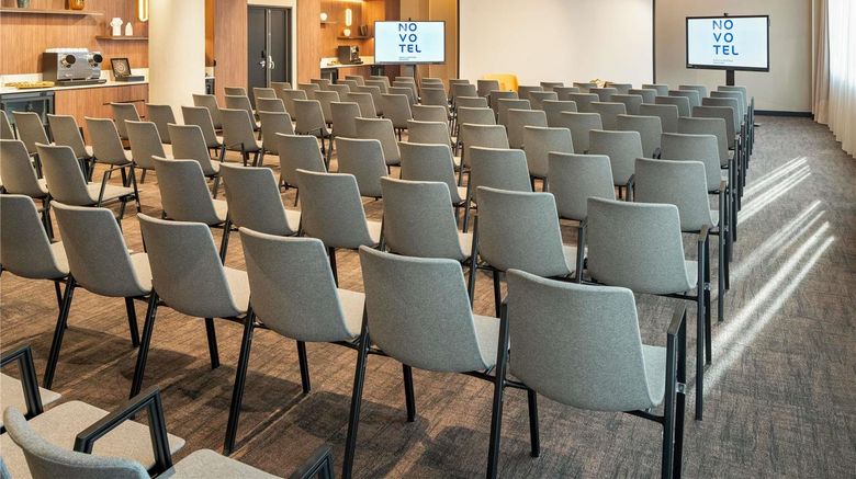 <b>Hotel Itineraires Meeting</b>. Images powered by <a href="https://iceportal.shijigroup.com/" title="IcePortal" target="_blank">IcePortal</a>.