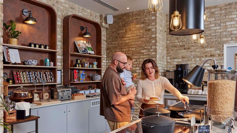 <b>Aparthotel Adagio London City East Restaurant</b>. Images powered by <a href="https://iceportal.shijigroup.com/" title="IcePortal" target="_blank">IcePortal</a>.