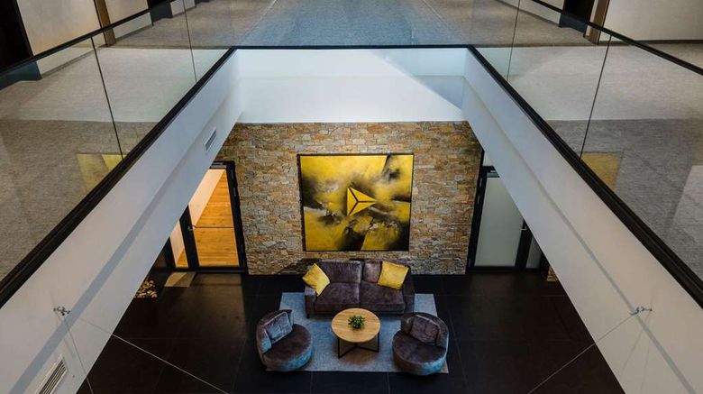 <b>Best Western Parkhotel Hagenberg Lobby</b>. Images powered by <a href="https://iceportal.shijigroup.com/" title="IcePortal" target="_blank">IcePortal</a>.
