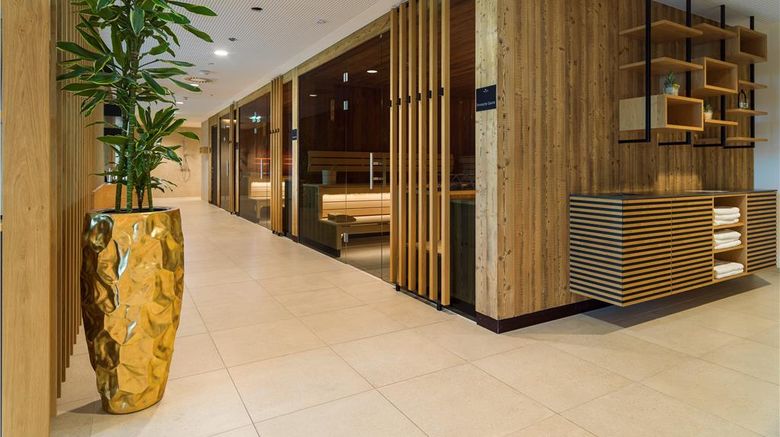 <b>Best Western Parkhotel Hagenberg Spa</b>. Images powered by <a href="https://iceportal.shijigroup.com/" title="IcePortal" target="_blank">IcePortal</a>.