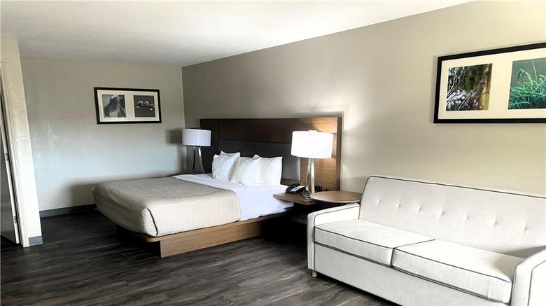 <b>SureStay Plus by Best Western Alamogordo Room</b>. Images powered by <a href="https://iceportal.shijigroup.com/" title="IcePortal" target="_blank">IcePortal</a>.