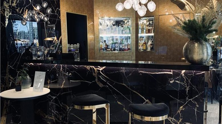 <b>St Martin Hotel Restaurant</b>. Images powered by <a href="https://iceportal.shijigroup.com/" title="IcePortal" target="_blank">IcePortal</a>.