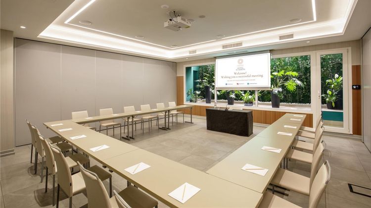 St Martin Hotel Meeting