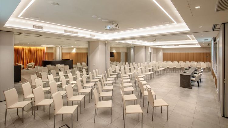 St Martin Hotel Meeting