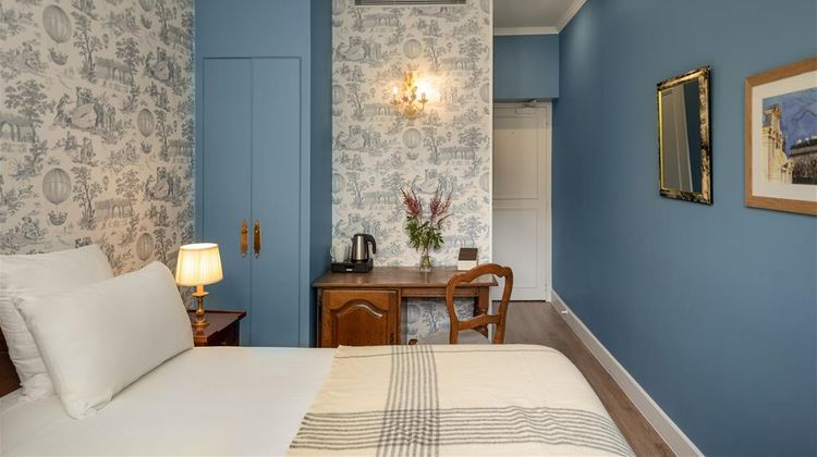Hotel des Grandes Ecoles Room