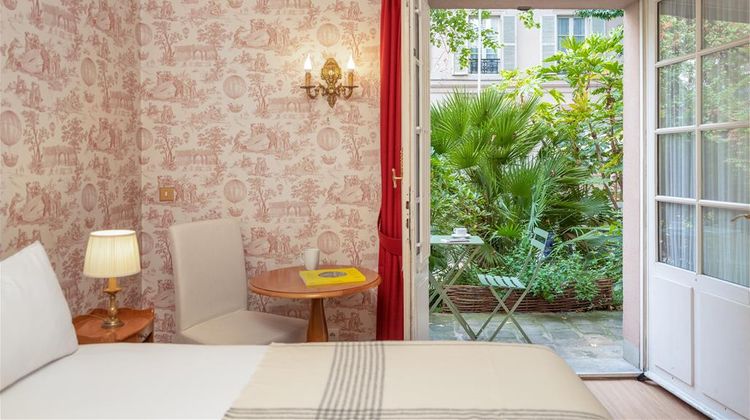 Hotel des Grandes Ecoles Room