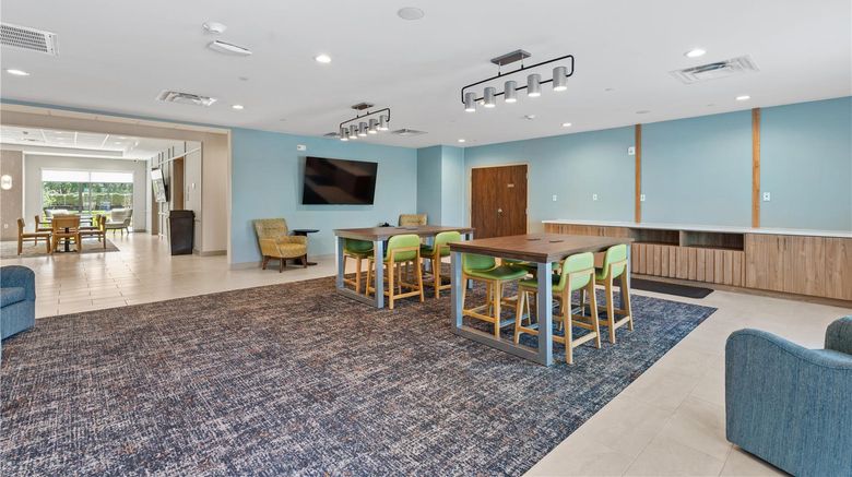 <b>Hampton Inn Wharton TX Lobby</b>. Images powered by <a href="https://iceportal.shijigroup.com/" title="IcePortal" target="_blank">IcePortal</a>.