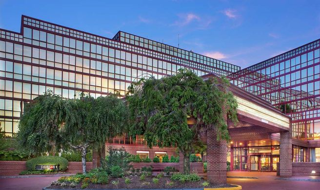 DoubleTree by Hilton New York LaGuardia Exterior