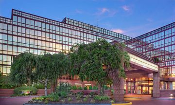 DoubleTree by Hilton New York LaGuardia