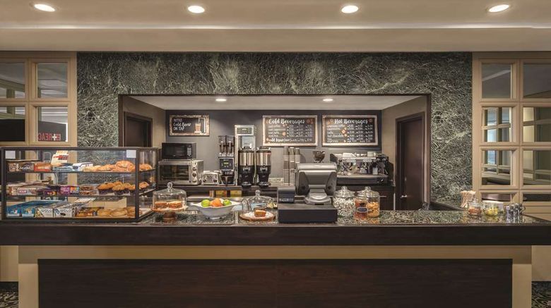 <b>DoubleTree by Hilton New York LaGuardia Restaurant</b>. Images powered by <a href="https://iceportal.shijigroup.com/" title="IcePortal" target="_blank">IcePortal</a>.